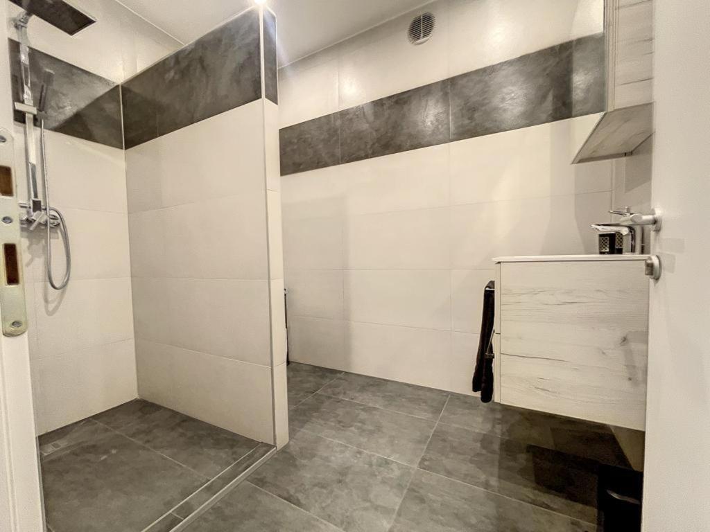 Appartement Moderne Avec Terrasse Et Piscine A Chatel Sur 벡스 외부 사진